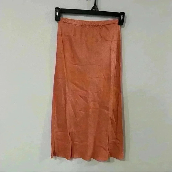 NWT Revolve Krisa Peach Orange Pink Shimmer Midi Skirt Women’s Size XS - Picture 1 of 7